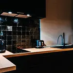 La Complice Des Rails - Le Passage Secret Jaktstuga *