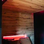 La Complice Des Rails - Le Passage Secret Jaktstuga *