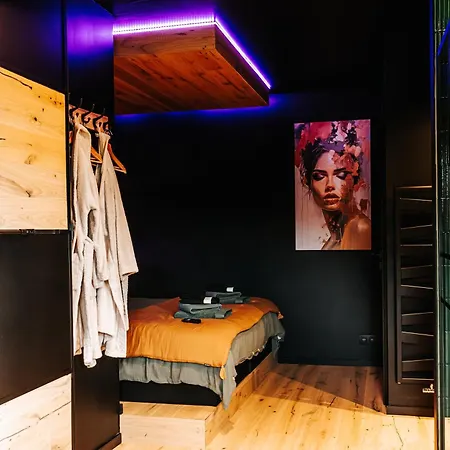 La Complice Des Rails - Le Passage Secret Lodge *
