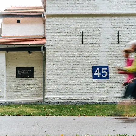 La Complice Des Rails - Le Passage Secret Lodge