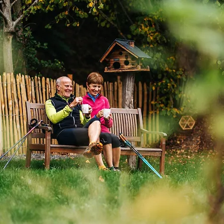 La Complice Des Rails - Le Passage Secret Lodge Stavelot