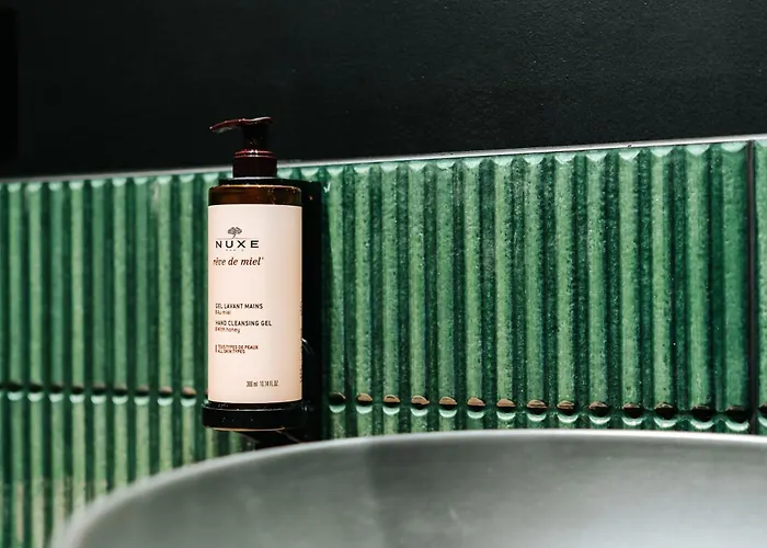 La Complice Des Rails - Le Passage Secret Lodge Stavelot